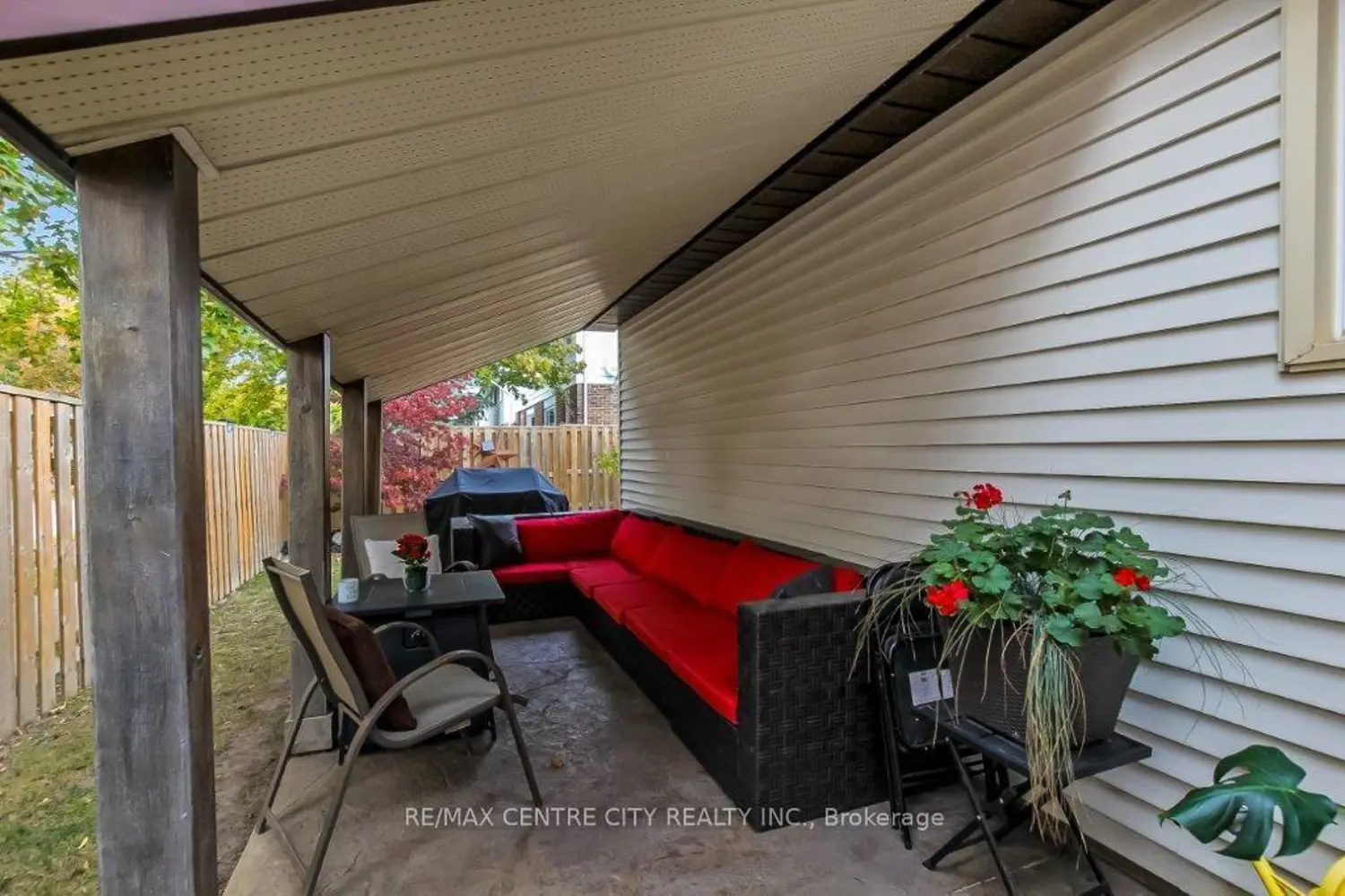 Additional image 5 of 2 Aldersbrook Crescent