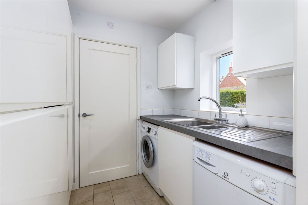 Additional image 5 of 4 bed detached house to rentMarsh Baldon, Oxford, Oxfordshire OX44