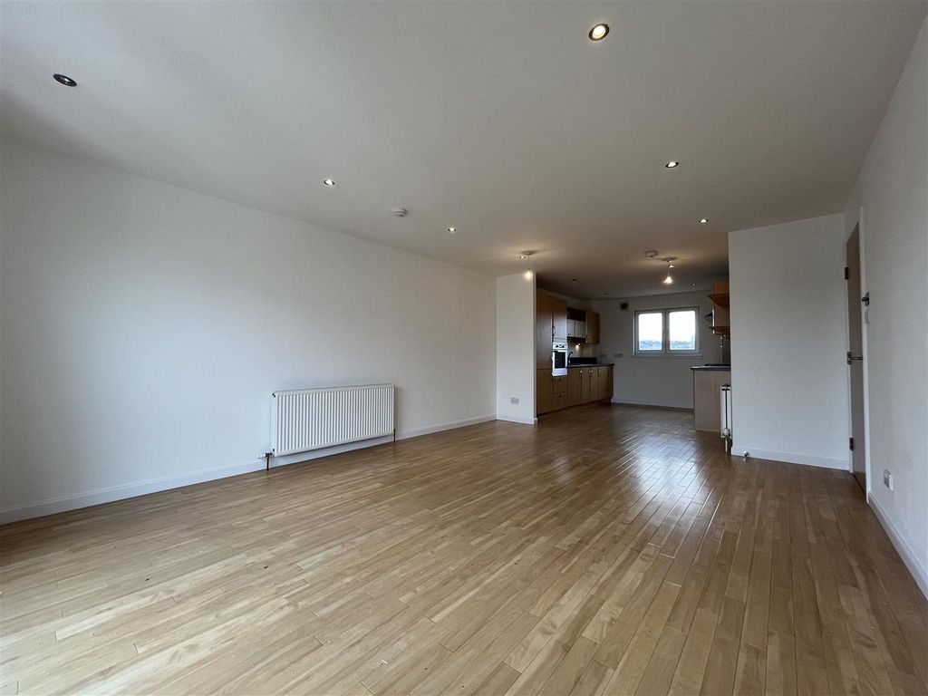Additional image 4 of 3 bed flat to rentMonart Road, Perth PH1