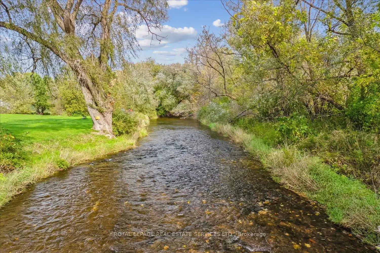 Additional image 3 of 9 Walkers Line