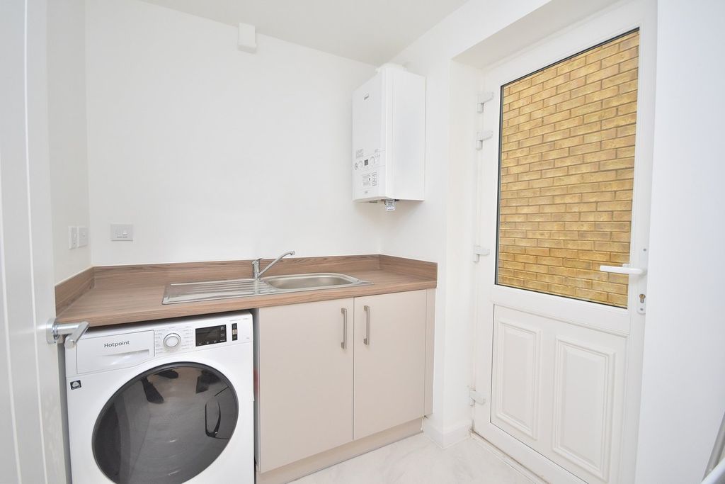 Additional image 8 of 3 bed detached house to rentSandpit Close, Collingtree, Northampton NN4