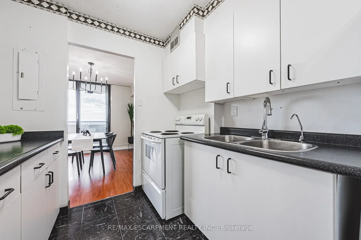 Additional image 2 of 2055 Upper Middle Road 1206