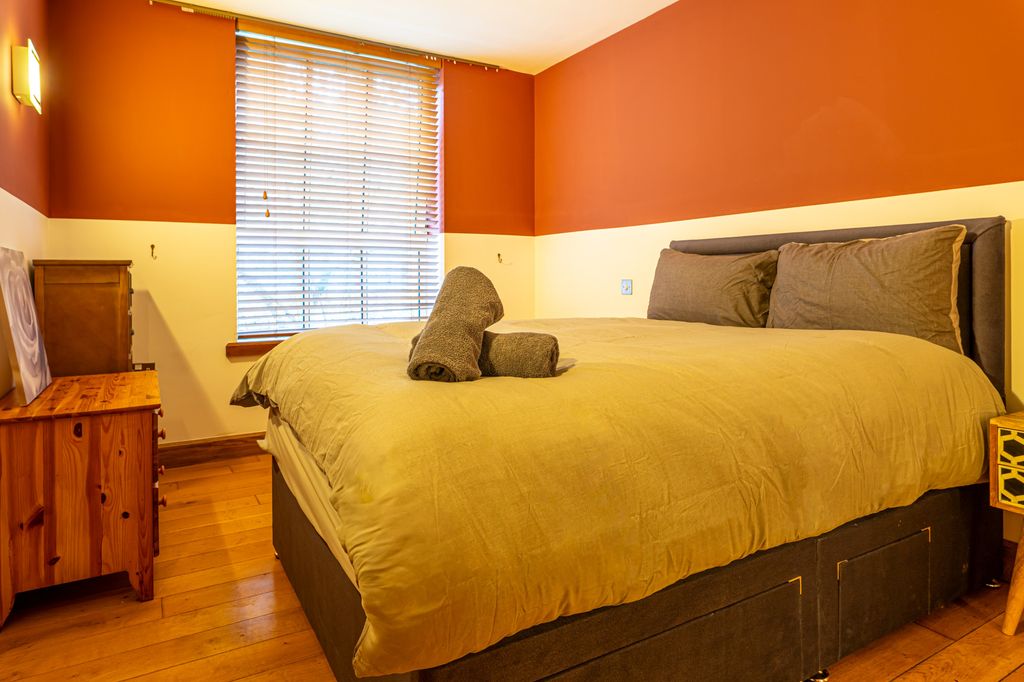 Additional image 2 of 2 bed flat to rentSt Pauls Square, Birmingham, West Midlands B3