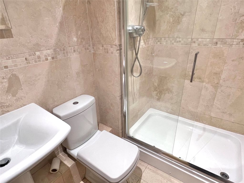 Additional image 14 of 2 bed flat to rentThorngate House, St Swithins Square, Lincoln LN2