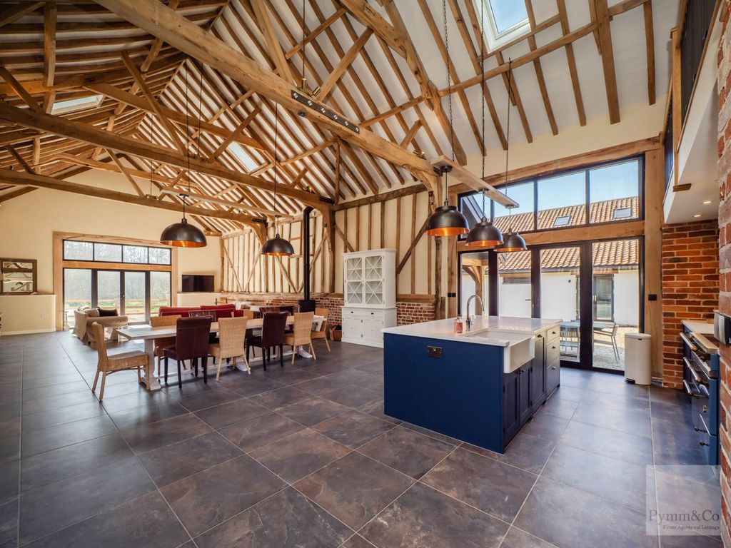 4 bed barn conversion to rentAttleborough Road, Old Buckenham NR17 photo 4