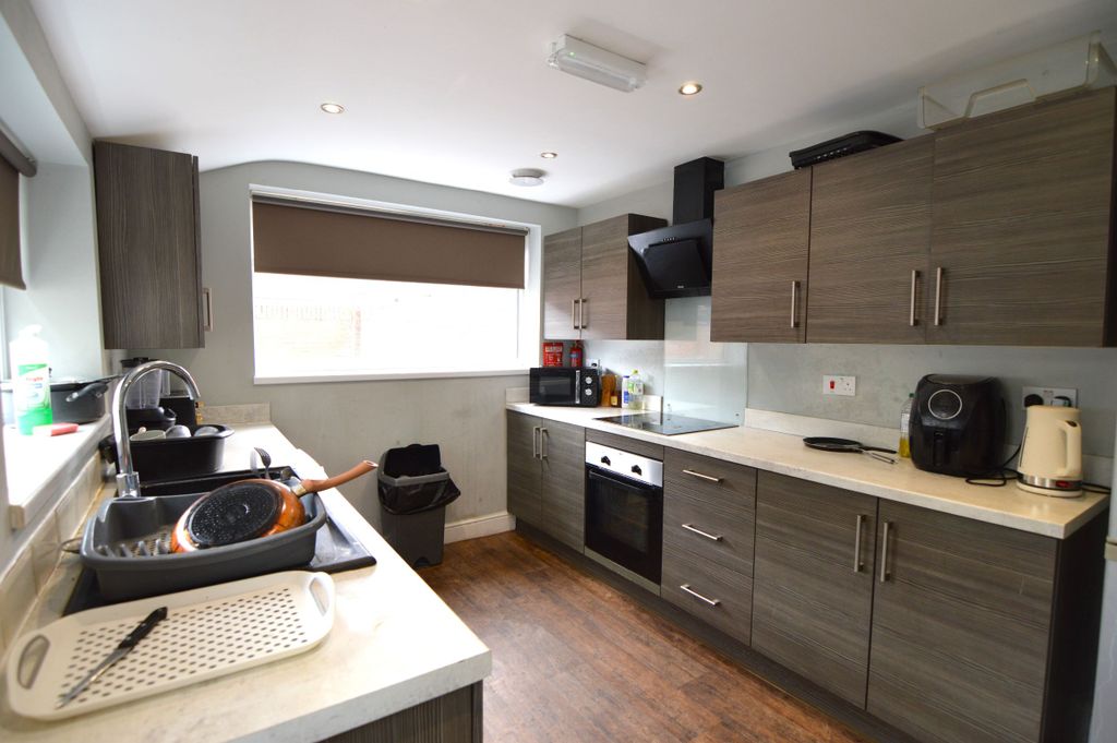 Additional image 6 of Room to rentWelholme Road, Grimsby DN32