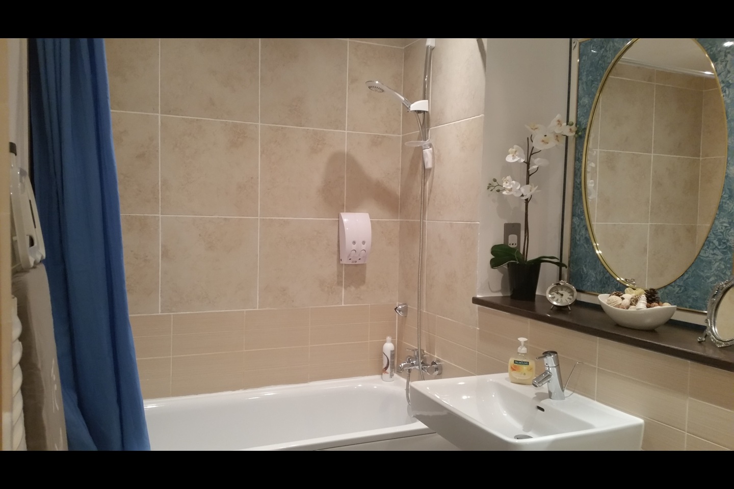 Additional image 3 of 2 Bed Flat, Oswald St, G1, N1 7GU