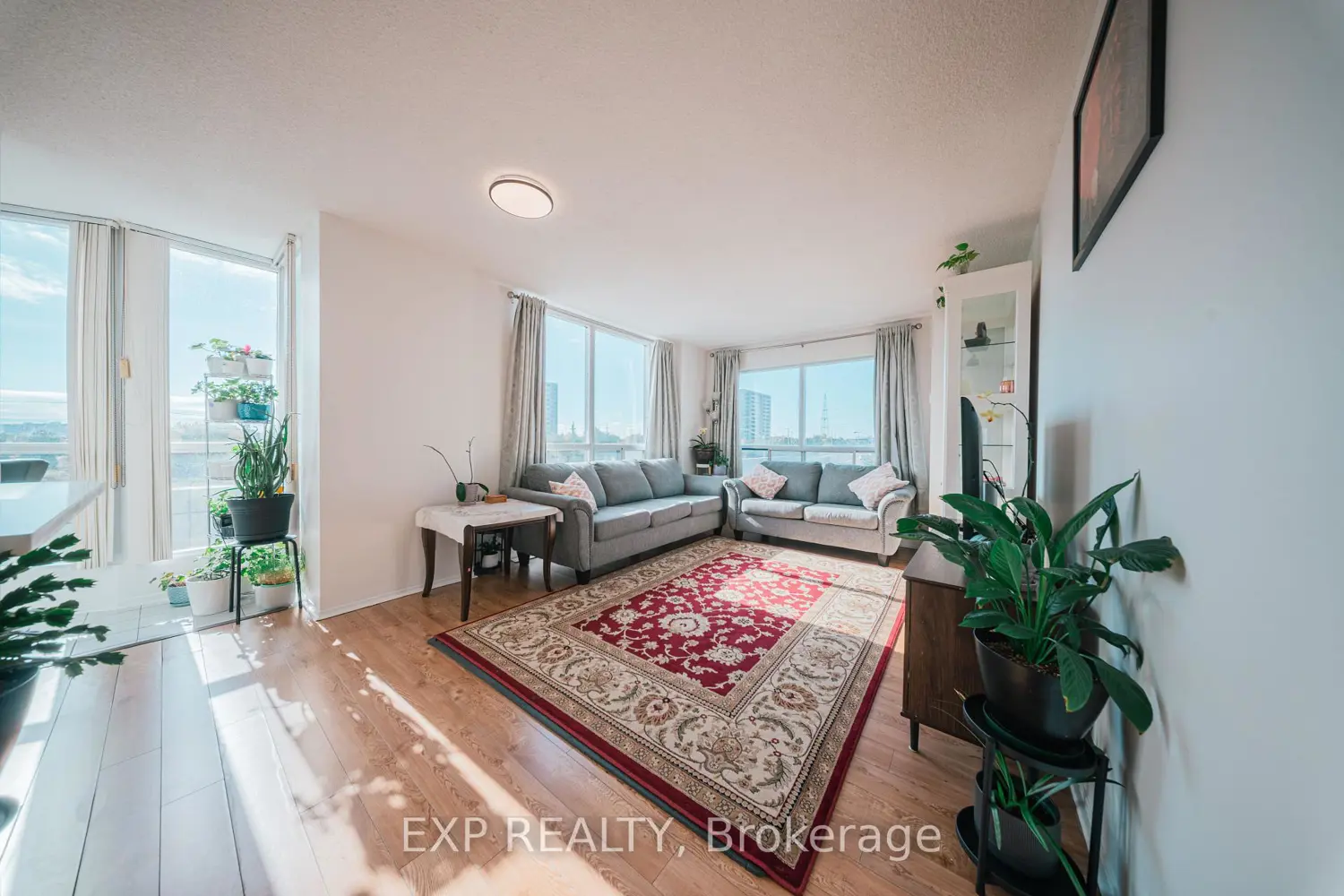 Additional image 2 of 2550 Lawrence Avenue 310