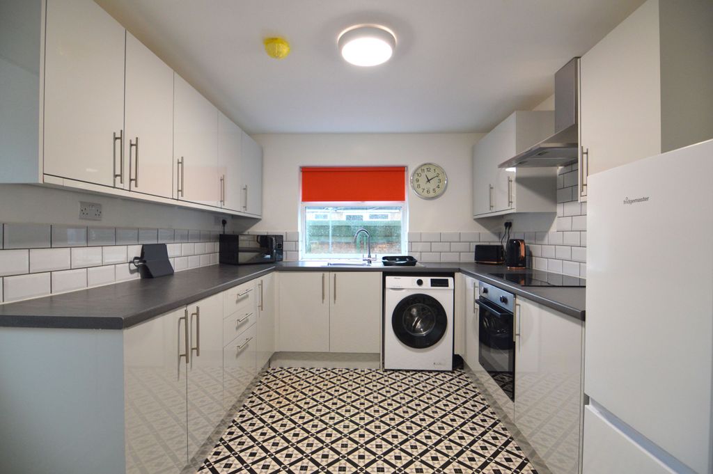 Additional image 6 of Room to rentFarebrother Street, Grimsby DN32