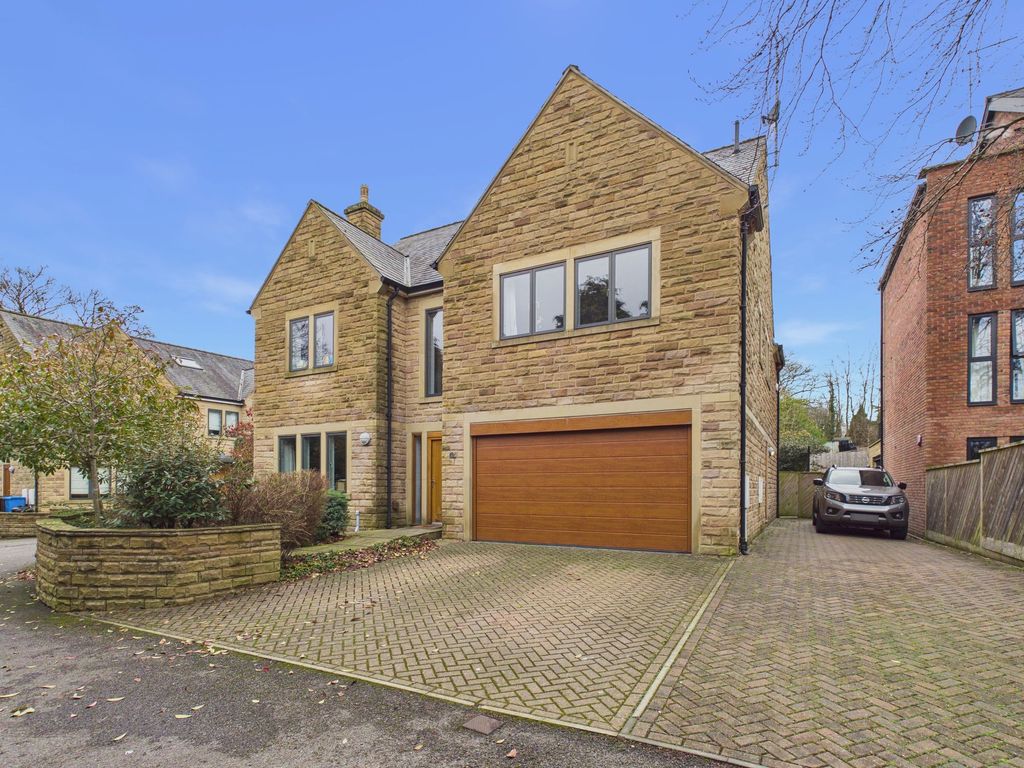 6 bed detached house to rentDore Lodge Gardens, Sheffield S17