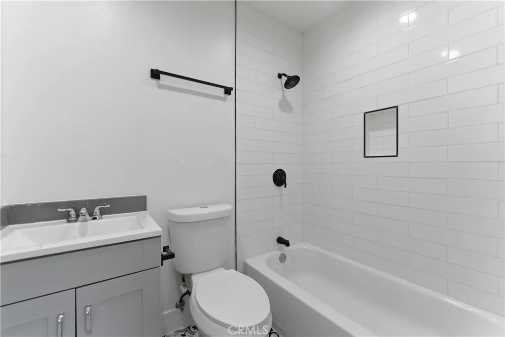 Additional image 12 of 6011 Arlington Ave, Los Angeles, CA 90043