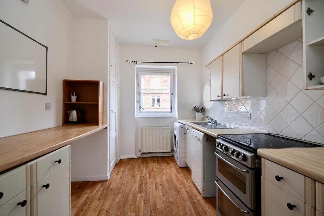 Additional image 5 of 3 Bed Flat, Thornwood, G11, N1 7GU