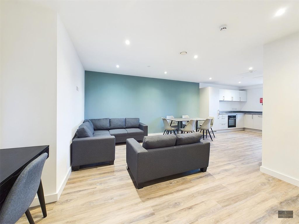 Additional image 3 of 6 bed shared accommodation to rentFlat 13, Beaufort House, New North Road, Exeter EX4