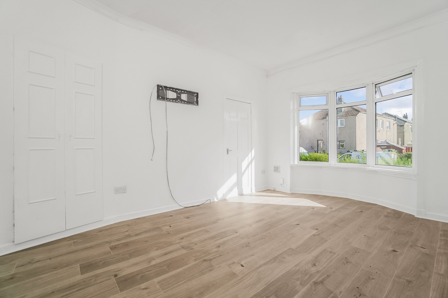 3 Bed Flat, Burnfoot Drive, G52, N1 7GU