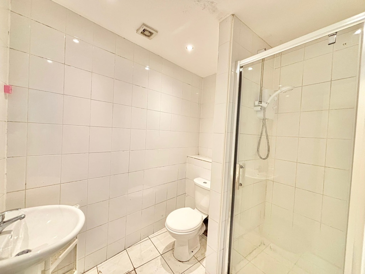 Additional image 3 of 3 Bed Flat, Westbank Quadrant, G12, N1 7GU