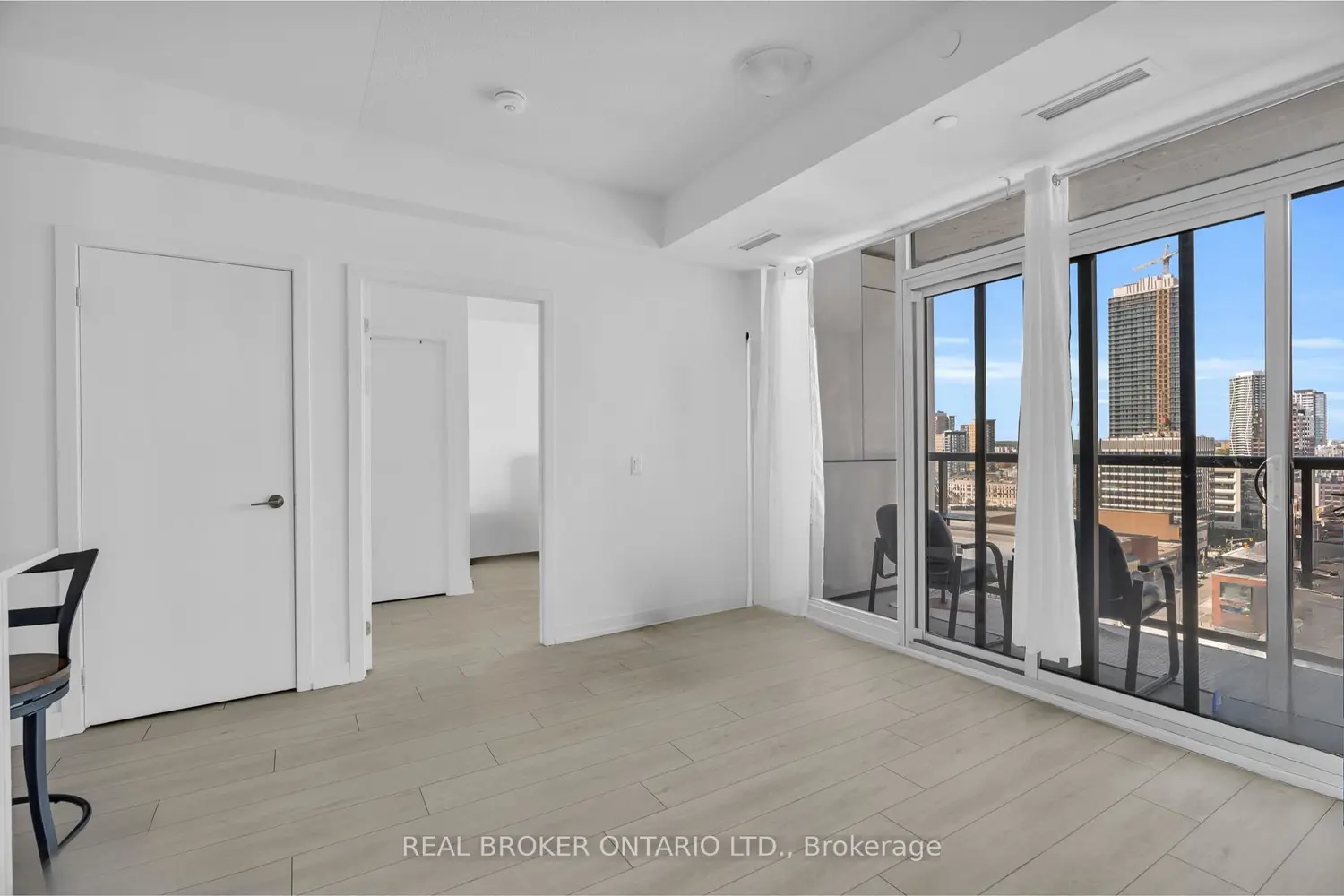 Additional image 5 of 55 Duke Street 1210