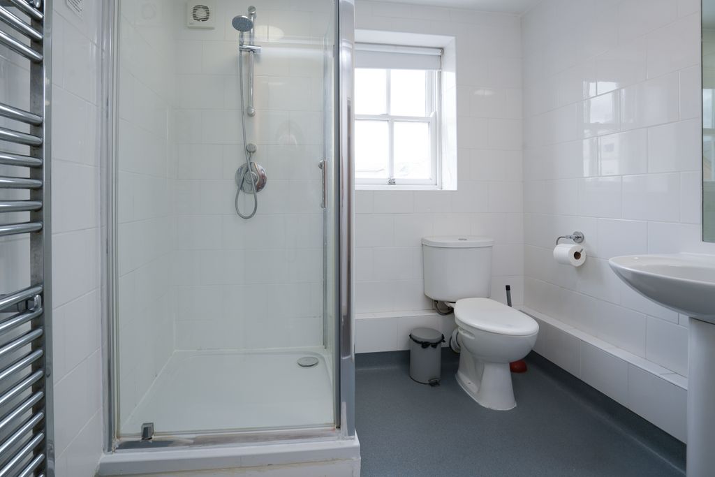 Additional image 12 of 8 bed flat to rentRegent Street, Leamington Spa CV32
