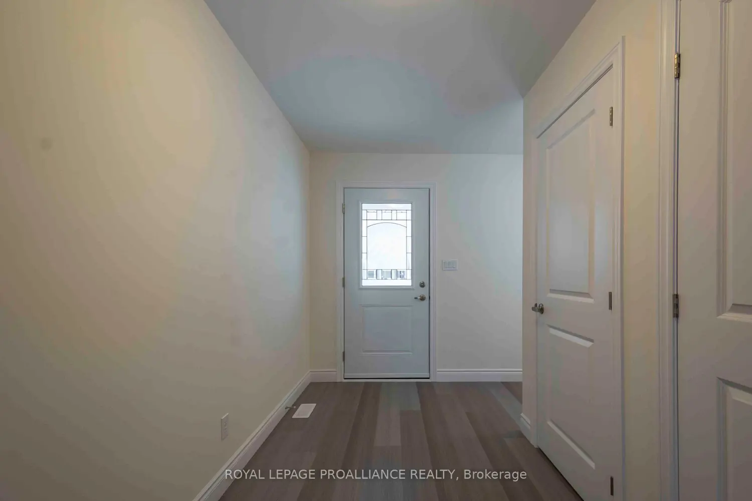 119 Farrington Crescent photo 2