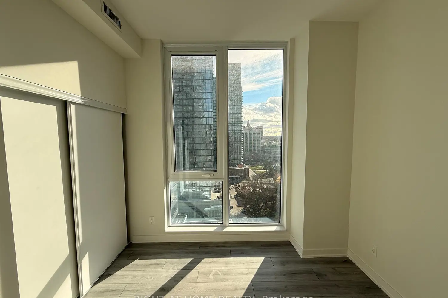 Additional image 8 of 15 Ellerslie Avenue 1405