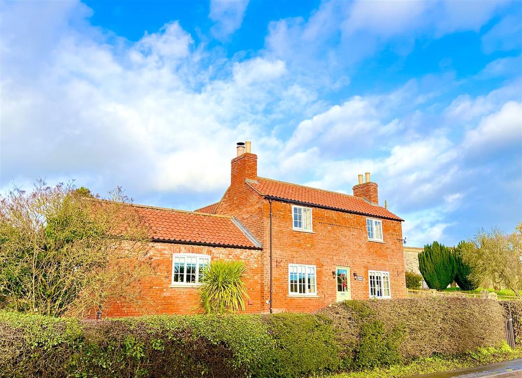 4 bed detached house to rentForesters Cottage, Main Street, Bugthorpe, York YO41