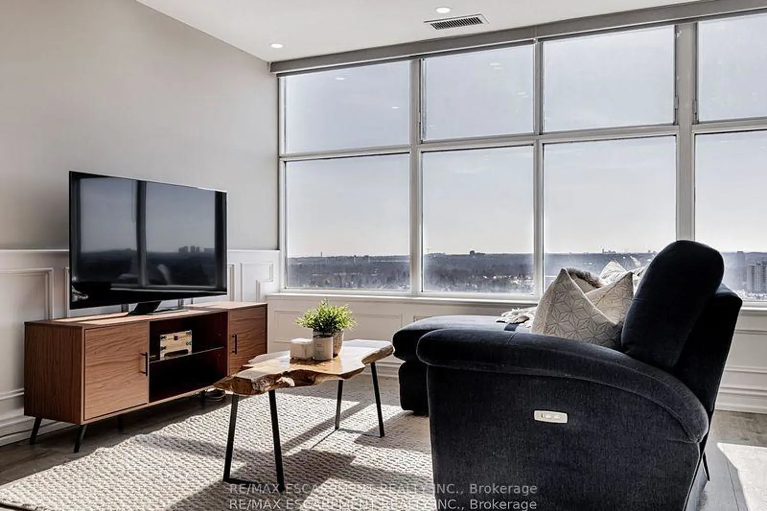 Additional image 12 of 880 Dundas Street Uph7