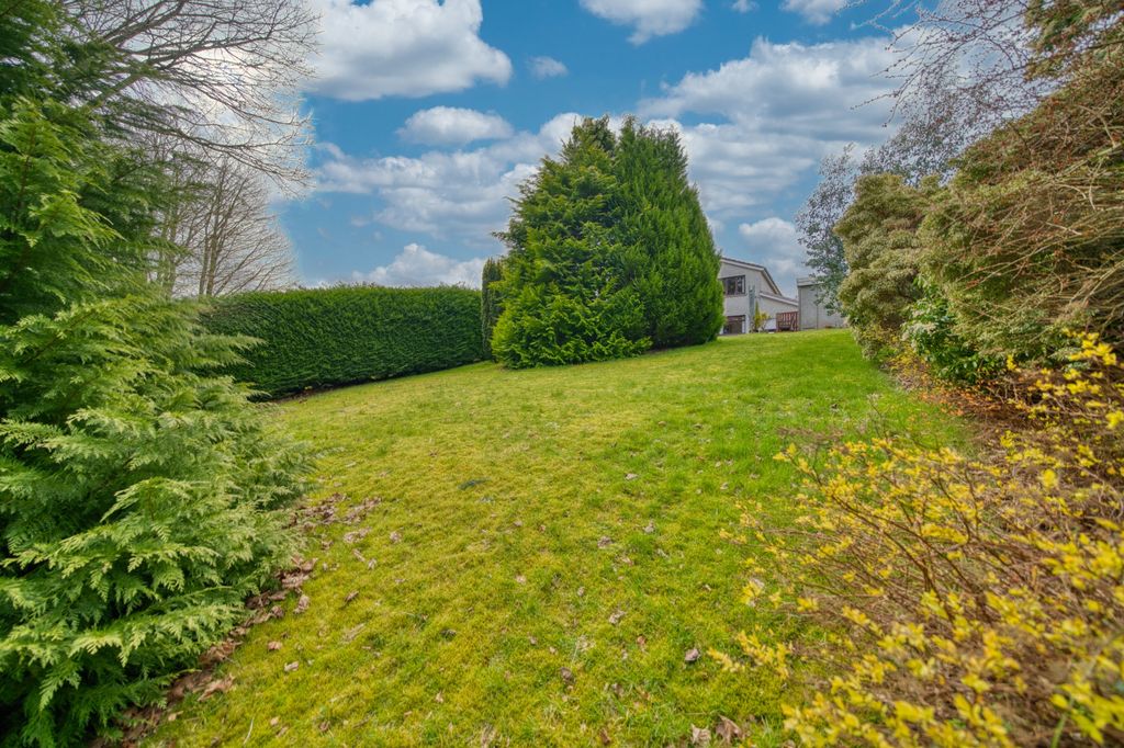 Additional image 25 of 4 bed detached house to rentWarnock Road, Newton Mearns, Glasgow G77