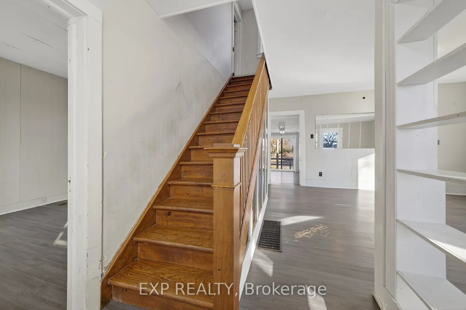 Additional image 12 of 8184 26 Highway