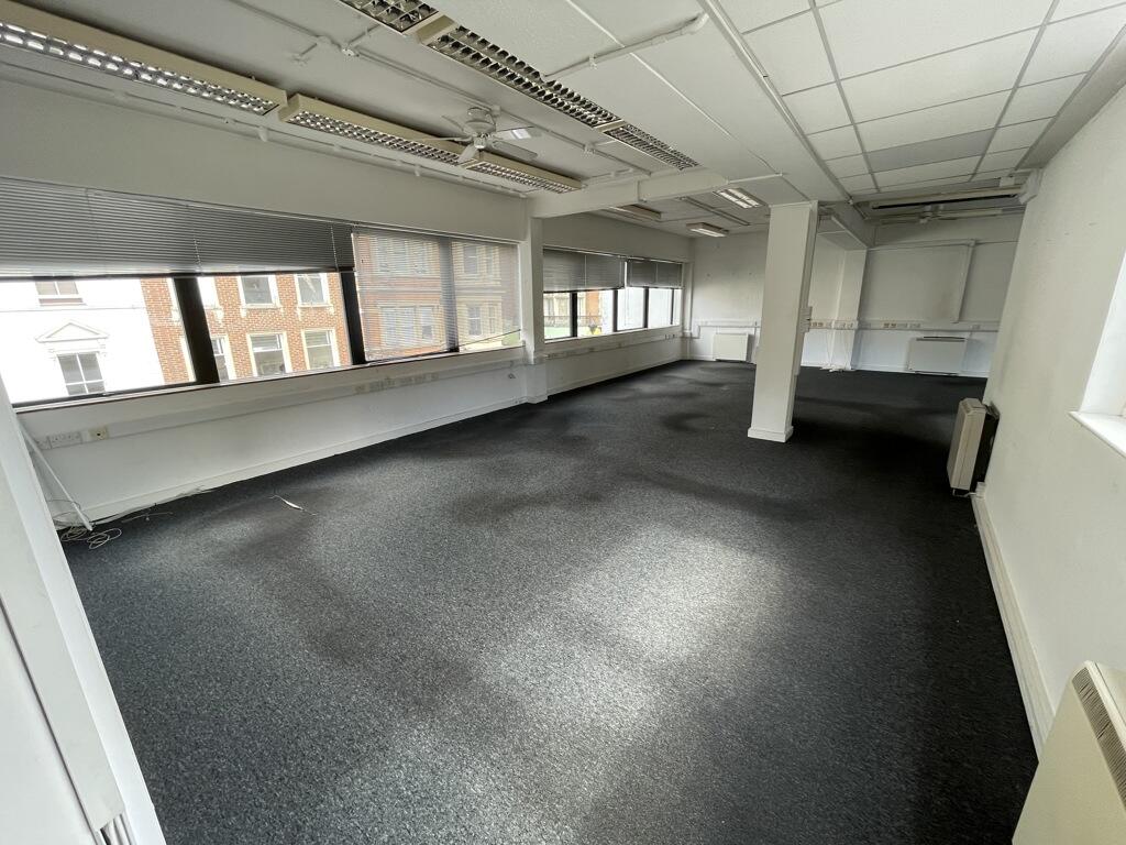 房产图片 8 - 伯灵顿大厦，二楼，前台，旧基督教路，伯恩茅斯，多塞特