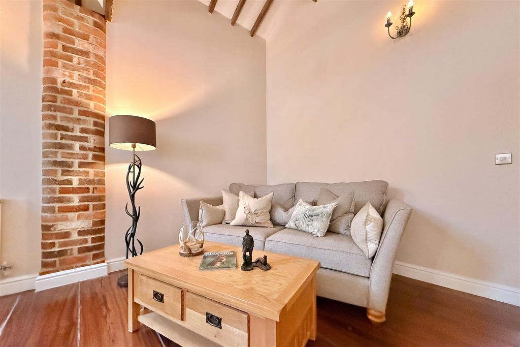 Additional image 15 of 5 bed detached house to rentHigh Street, Brant Broughton, Lincoln LN5