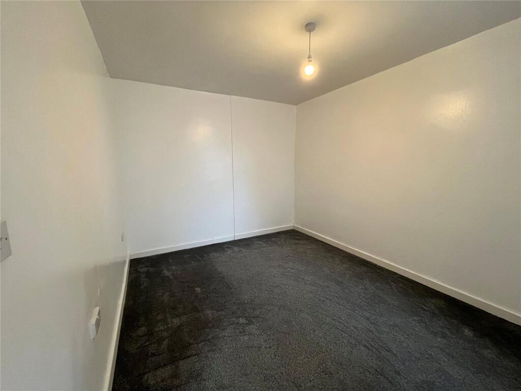 Additional image 6 of Two-Bedroom Apartment in the Heart of Shepton Mallet
