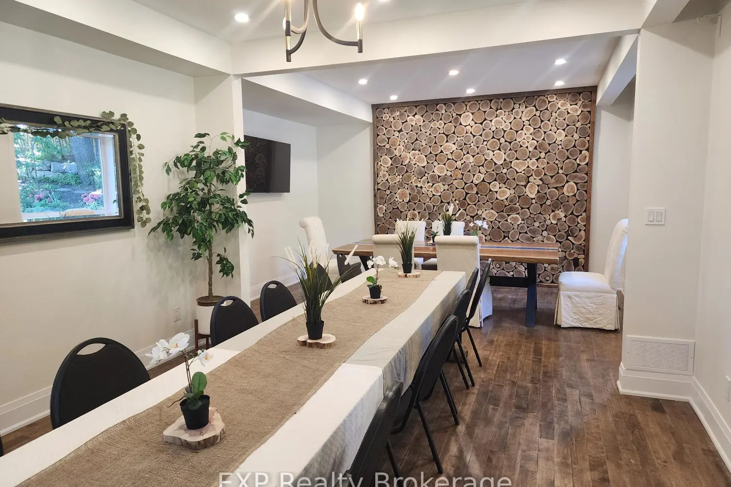 Additional image 5 of 2019 Dundas Street