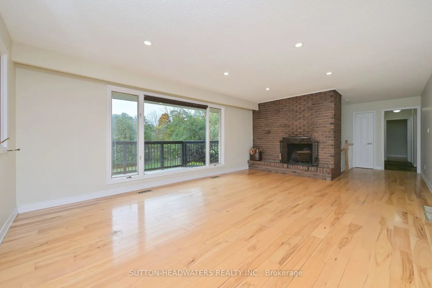 5 Cedar Drive photo 4
