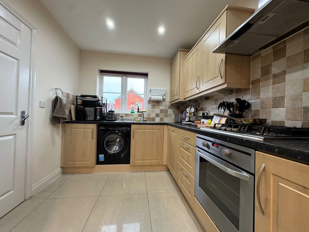 Additional image 2 of 4 bed town house to rentRhode Island Drive, Exeter EX2