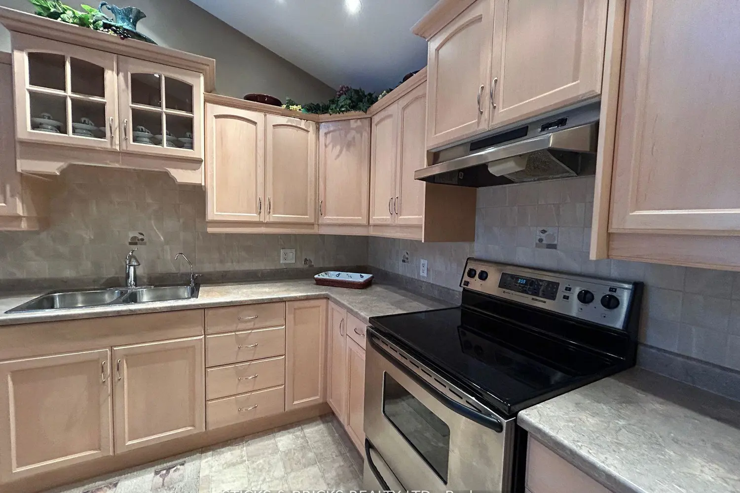 Additional image 8 of 3241 Montrose Road 12