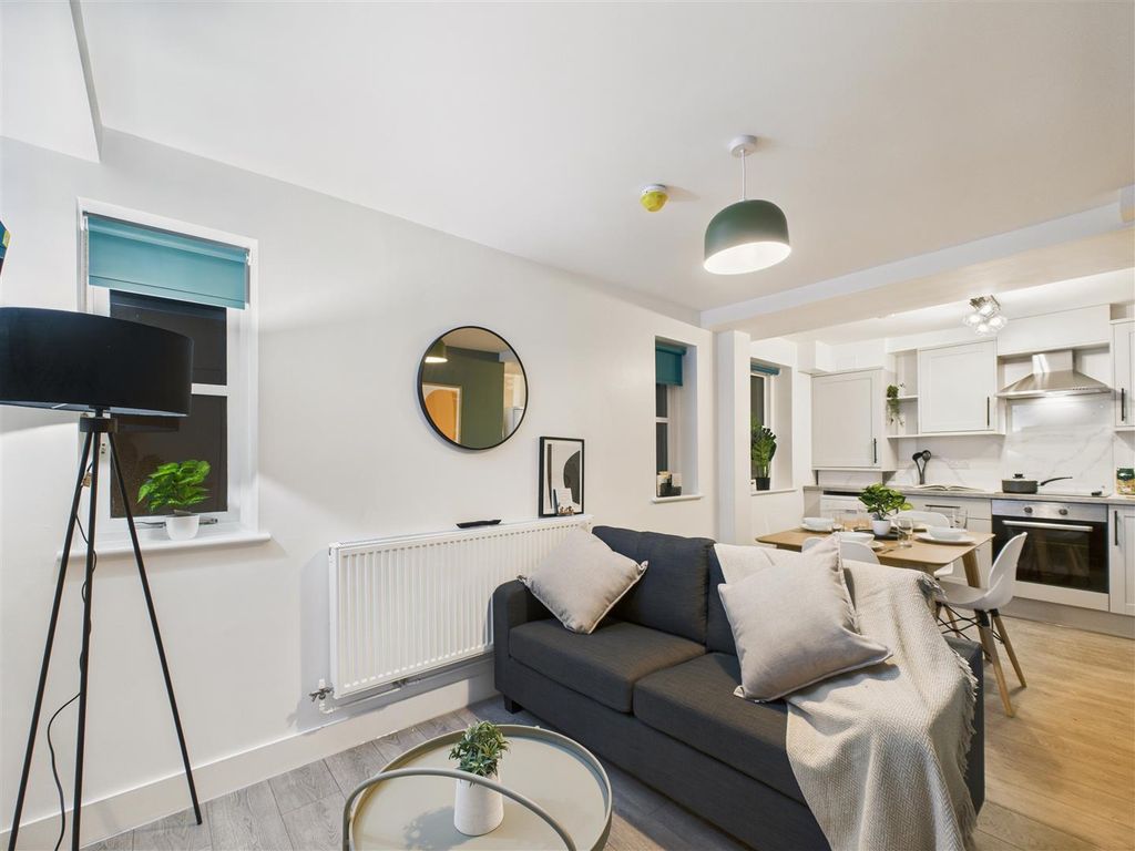 4 bed flat to rentFlat 1A, Canal Bridge BA2