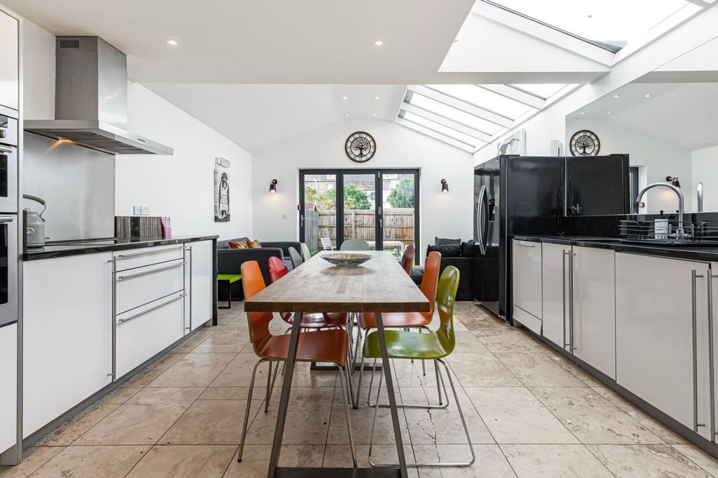 Additional image 2 of 6 bed semi-detached house to rentChilswell Road, Oxford, Oxfordshire OX1