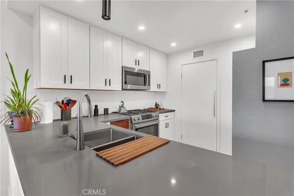 Additional image 13 of 128 Villa Point Dr, Newport Beach, CA 92660
