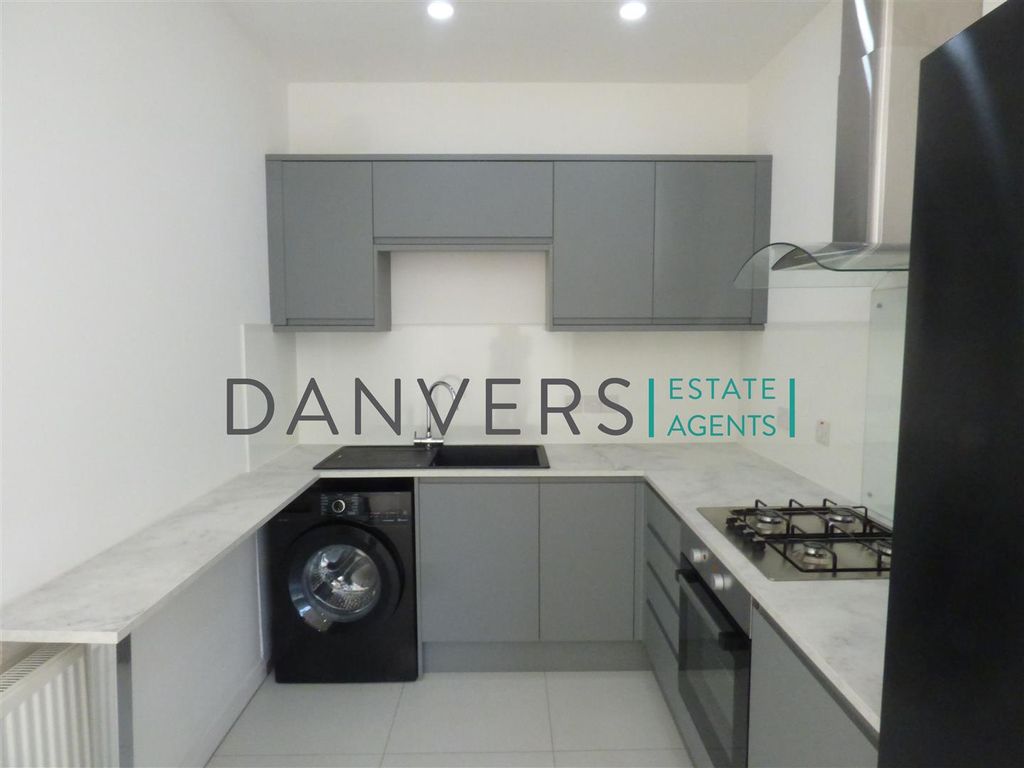 3 bed flat to rentWestern Boulevard, Leicester LE2