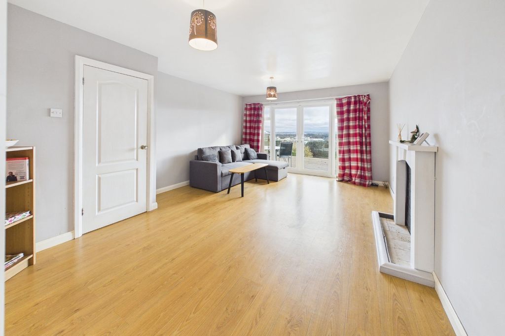 Additional image 3 of 4 bed semi-detached house to rentRippleside, Portishead, Bristol BS20