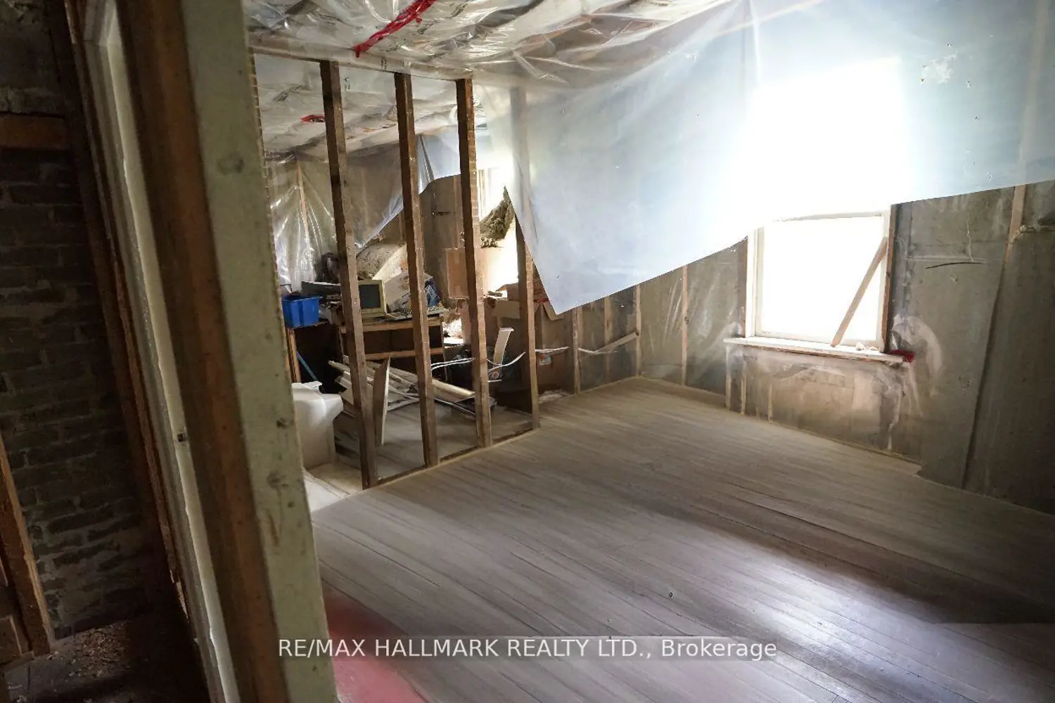 Additional image 15 of 26 Lakeshore Road