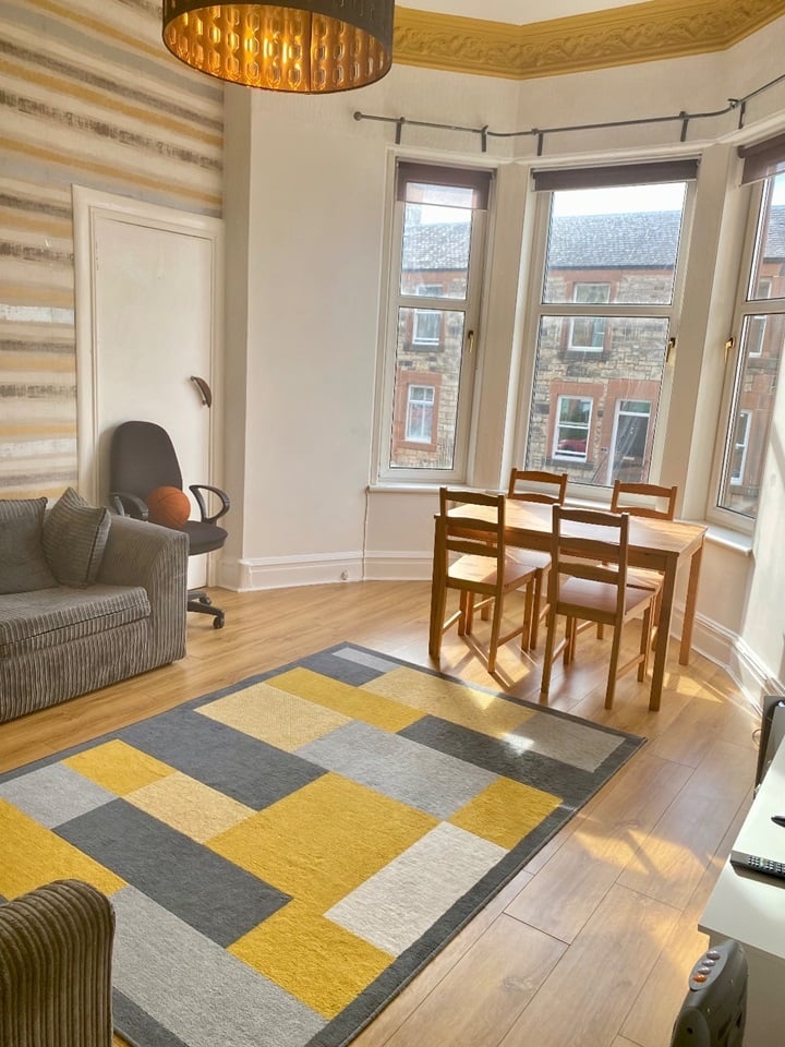 3 Bed Flat, Abercorn Road, EH8, N1 7GU