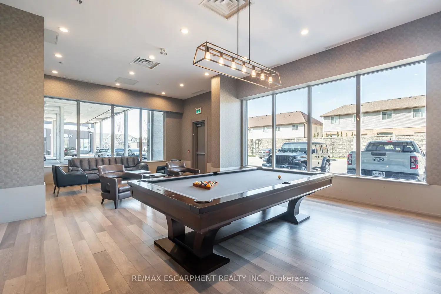 Additional image 18 of 550 North Service Road 1404