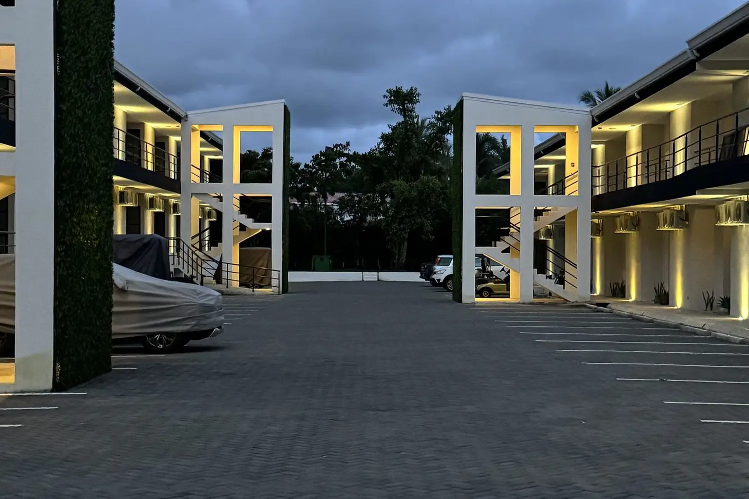 1 Azul Court photo 2