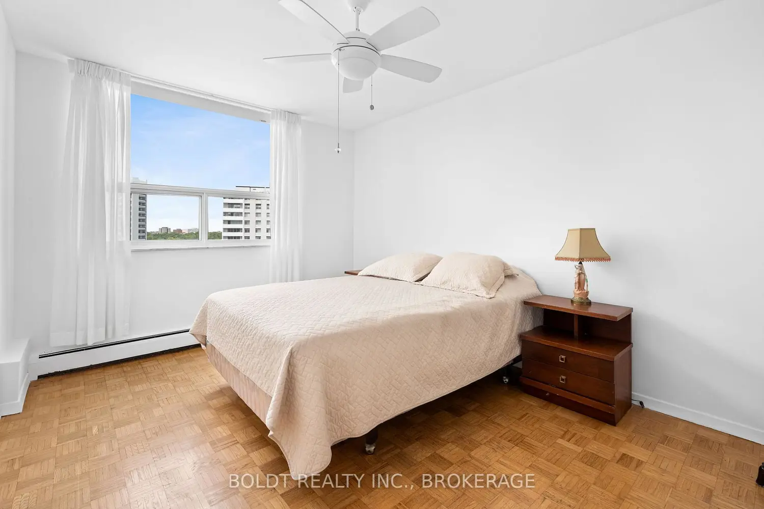 Additional image 7 of 35 Towering Heights Boulevard 902