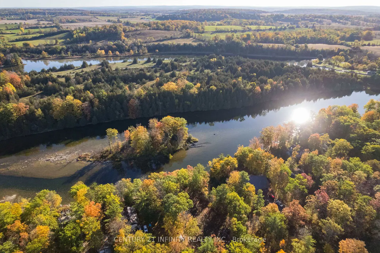 Additional image 3 of 37 Riverside Drive