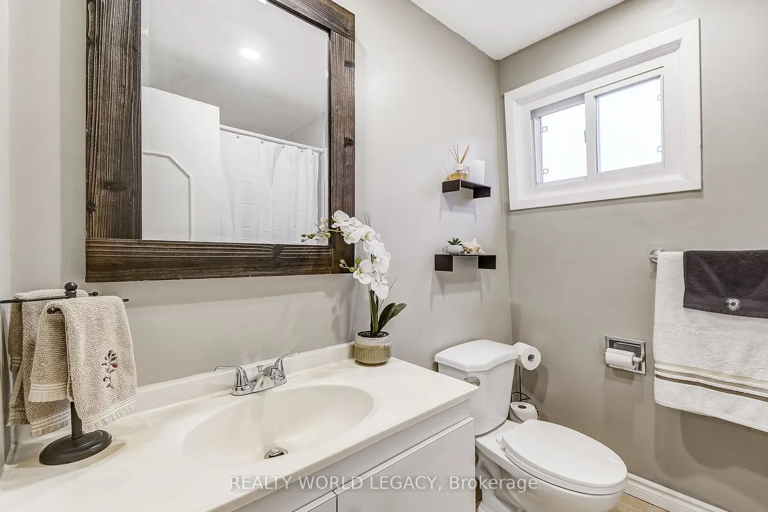 Additional image 15 of 132 Barlake Avenue 35