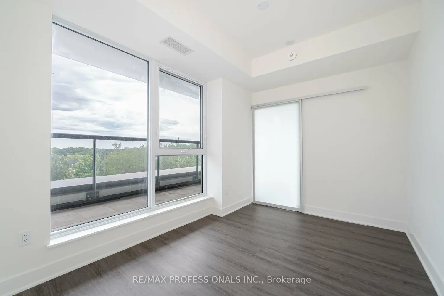 Additional image 9 of 185 Deerfield Road 504