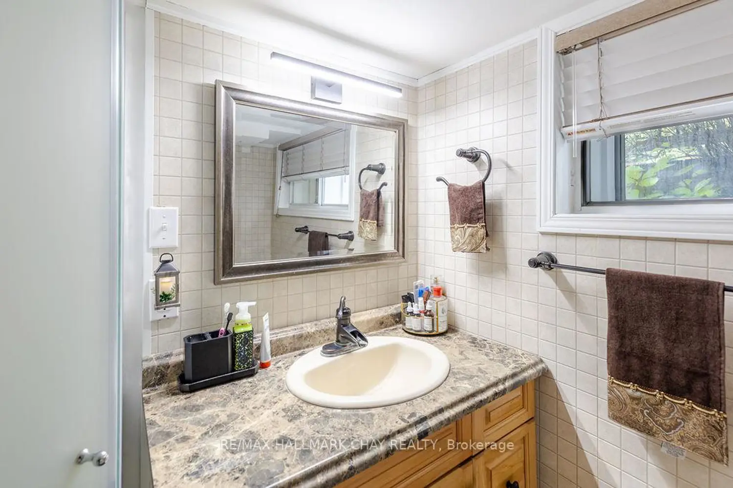 Additional image 18 of 325 Innisfil Street