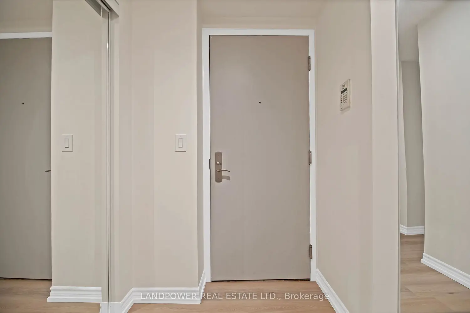 Additional image 3 of 761 Bay Street 1810