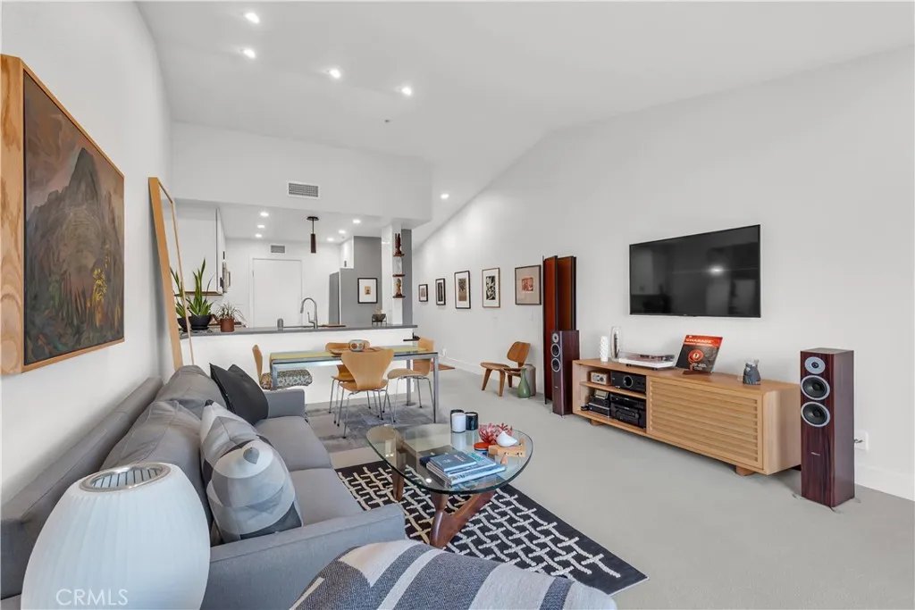 Additional image 9 of 128 Villa Point Dr, Newport Beach, CA 92660